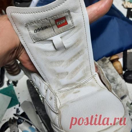 Чистка кроссовок в Тюмени Не ждите, пока грязь и пятна полностью испортят вашу обувь. Приходите к нам и доверьте свои кроссовки опытным рукам. Мы гарантируем качественную чистку.
Чистка кроссовок в Тюмени от Мастер-Профи — Ремонт обуви сумок и чемоданов в Тюмени Мастер Профи (atelie-tyumen.ru)
Восстановите свою любимую пару кроссовок с помощью нашей услуги чистки. Запишитесь сегодня и дайте своей обуви новую жизнь! 