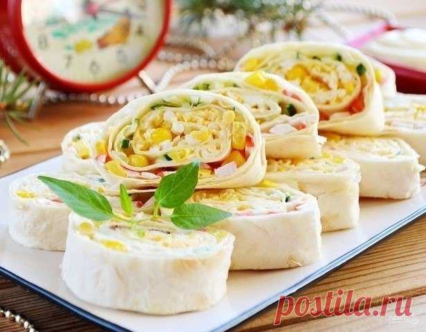 Крабовый салат в лаваше