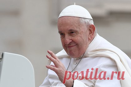 В Кремле оценили желание Папы Римского приехать в Россию. Пресс-секретарь президента России Дмитрий Песков прокомментировал слова Папы Римского о готовности приехать в Москву с визитом предложением дождаться официальных заявлений из Ватикана. Песков подчеркнул, что оценивает такие сообщения осторожно, поскольку говорить о подобных контактах — это прерогатива РПЦ.