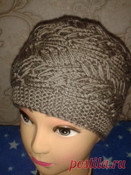 Шапка спицами узором *Турецкая коса*