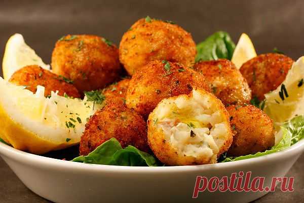 Рыбные шарики с чесночным соусом | Вкусные Рецепты