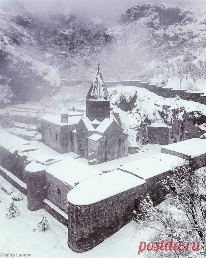 Ուժն է ծնում իրավունք ։✊🏻… Գ.Նժդեհ
Թող Հայաստանիս առավոտները միշտ խաղաղ բացվեն ❤🇦🇲🕊 Ամեն🙏🏻

Ամեն բացվող օր իր հետ նոր հրաշք է բերում` ստիպելով մեզ շարունակ շնչել, երազել ու արևի տակ քայլել...
Պաուլու Կոելյու «Աքրայում գտնված ձեռագիրը»