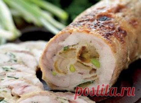 КУРИНЫЙ РУЛЕТ С НАЧИНКОЙ Куриный рулет с сыром и фаршем отлично разнообразит ваше домашнее меню. Рецепт: https://goo.gl/LA5SuJ