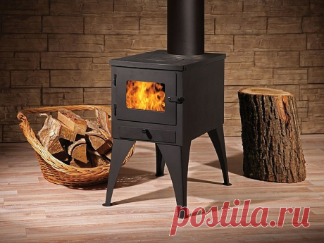 Установка буржуйки на даче: особенности для деревянного домика, выбор места Установка буржуйки на даче: правила для деревянного пола. Правила пожарной безопасности при монтаже и использовании буржуйки. Способы установки буржуйки комбинированного типа. Где в садовом домике лучше установить печь.