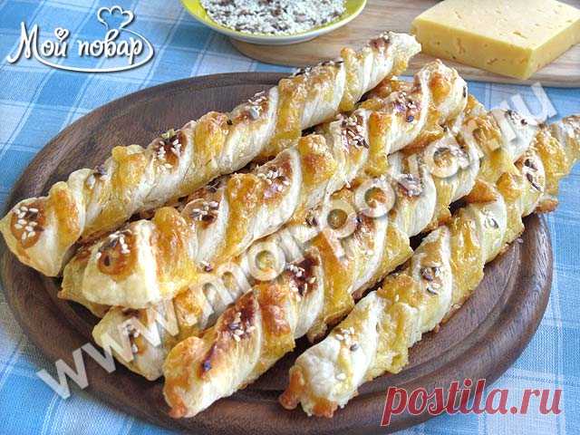 Слоеные палочки с сыром и кунжутом