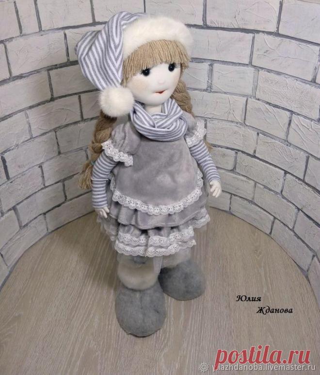 Изготавливаем каркасную куклу «Снежное облачко»