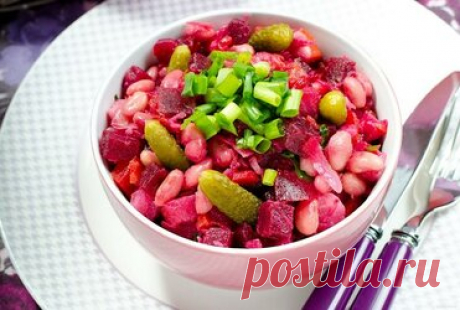 Приготовила «ВинигретЪ» по рецепту 1914 года, ничего вкуснее я еще не пробовала Я очень часто балую свою семью разнообразными блюдами. В поисках оригинального рецепта я наткнулась на советский журнал, который затерялся на бабушкином столе. В нем я нашла рецепт винегрета 1914 года. Оказывается, он отличается от того салата, который мы называем классическим. Вкус царского винегрета оценила вся моя семья, даже дети.