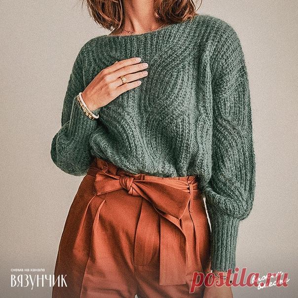 Запись на стене Модель джемпера с красивыми ложными косами или жгутами (если рассматривать элементы в отдельности)Джемпер масштабно 