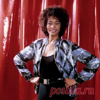 Уитни Хьюстон (Whitney Houston) в фотосессии Нила Мэтьюса (Neil Mathews) (1986).