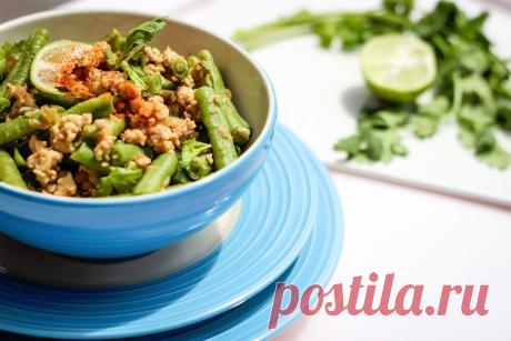 Очень вкусное блюдо с овощами и куриным фаршем.