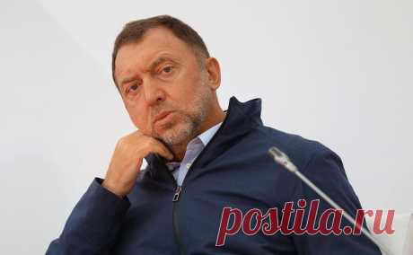 СБУ предъявила Дерипаске подозрения по трем статьям. СБУ также задержала главу Глуховского карьера кварцитов, которого считает связанным с Дерипаской. В пресс-службе бизнесмена заявили, что он не имеет отношения к компании, а обвинения Киева назвали «попыткой давления США»
