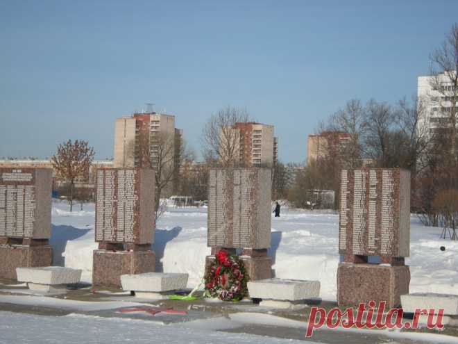 Недалеко от церкви иконы Божтей Матери "Взыскание погибших" на Рубеже расположен мемориал войнам, погибщим при защите Ленинграда от немецко-Фашистских заватчиков с 8 сентября 1941 года по 27 января 1944 года (блокадное кольцо было прорвано 18 января 1943 года) — 872 дня. 27 января состоялось полное снятие Блокады.