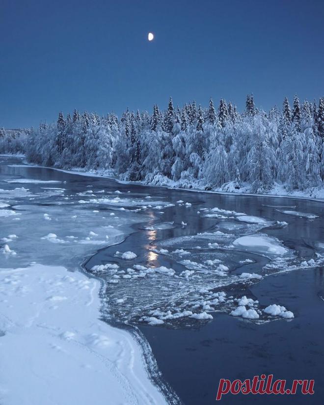 Все мы прекрасно знаем о том, что музыка способна поднять настроение, разбудить или наоборот усыпить.
Учёные доказали, что влияние музыки на человека намного больше, чем мы могли бы себе представить.
Восприятие различных стилей музыки у каждого своё: кто-то любит засыпать под классику, а для кого-то необходимо услышать аккорды тяжёлого рока( это моя тема).
Специалисты утверждают, что имеет значение не только стиль музыки, ритм и тональность, а и то, на каком музыкальном ин...