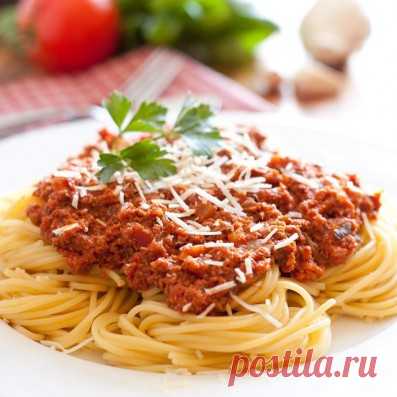 Как приготовить пасту дома Делимся рецептами вкусной пасты и рассказываем, как сделать спагетти и пенне дома. А поможет нам фуд-блогер Наталья Петрова, которая обучалась этому искусству прямо в Италии.