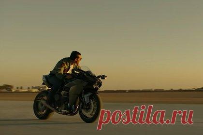 Опубликован список фильмов 2022 года с лучшими кассовыми сборами. Опубликован список самых успешных фильмов 2022 года с лучшими кассовыми сборами. Абсолютным лидером стал «Топ Ган: Мэверик», заработавший 1,48 миллиарда долларов. Вторую строчку занял «Мир Юрского периода: Господство», а третью — «Доктор Стрэндж: В мультивселенной безумия».