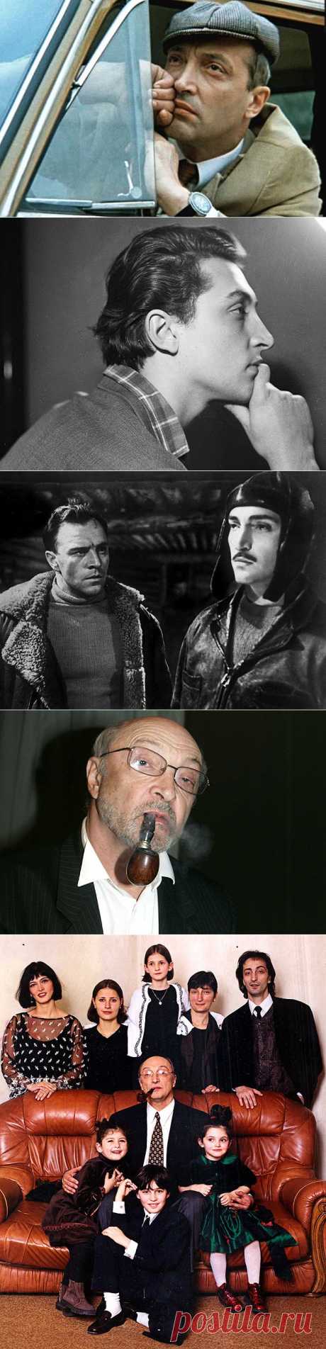 11 правил жизни Михаила Козакова: «Ну, не надо плакать по мне. Я еще вернусь…»Михаил Козаков, создавший для нас незабвенных Хоботова и Савву Игнатьича из "Покровских ворот", исполняется 80. Исполнилось бы 80 -Козаков ушел от нас, ушел,