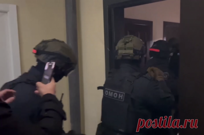 В Подмосковье задержали сатаниста, подозреваемого в изнасиловании школьницы. Семен Ч. публиковал в социальных сетях различные материалы по теме язычества и сатанизма.