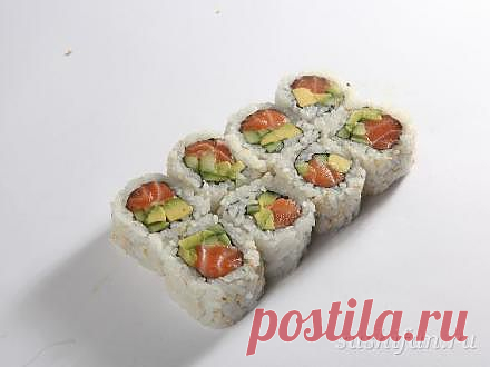Урамаки с лососем и авокадо | рецепт | sushifan.ru