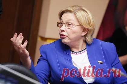Похвалившая Оксимирона депутат прокомментировала признание рэпера иноагентом. Депутат Госдумы Елена Драпеко прокомментировала признание рэпера Оксимирона, композиции которого она хвалила ранее, иностранным агентом. Политик заявила, что творчество артиста не связано с решением Минюста России, а также подчеркнула, что талантливый человек может быть предателем.