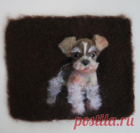 Декоративный элемент подойдет , как для девочки, так и для мальчика. Может использоваться, как декоративный карман или нашивка - аппликация на свитер, сарафан, кофту и т. д ( если это будет карман, то можно пришить подкладочную ткань желаемого цвета). Основа выполнена из шерсти, имеет рыхлую, не толстую, легкую структуру, не расползается, не даст усадку и после аккуратной стирки ( обращение должно быть , как с оренбургским платком). Выполнено из шерсти, полу-объемное. Размер 16см * 13см.