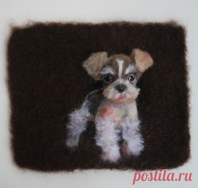 Декоративный элемент подойдет , как для девочки, так и для мальчика. Может использоваться, как декоративный карман или нашивка - аппликация на свитер, сарафан, кофту и т. д ( если это будет карман, то можно пришить подкладочную ткань желаемого цвета). Основа выполнена из шерсти, имеет рыхлую, не толстую, легкую структуру, не расползается, не даст усадку и после аккуратной стирки ( обращение должно быть , как с оренбургским платком). Выполнено из шерсти, полу-объемное. Размер 16см * 13см.