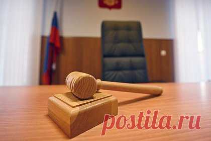 В Кемеровской области вынесли приговор экс-сотруднице Роспотребнадзора за взятки. В Кемеровской области суд приговорил к двум годам лишения свободы условно 43-летнюю бывшую начальницу отдела государственной регистрации, лицензирования и социально-гигиенического мониторинга Управления Роспотребнадзора. Она получала вознаграждение от 42-летнего предпринимателя за покровительство.
