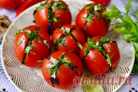 Быстрые помидоры по-армянски — самый вкусный проверенный рецепт Это самый вкусный рецепт быстрого приготовления армянской закуски. А самое главное – она обалденная на вкус и понравится всем любителям острых, пикантных солений. Помидоры по-армянски являют собой спелые либо недозрелые плоды, фаршированные разнообразной зеленью, жгучим перцем и чесночком. Закуска не только оригинальная и вкусная, но и очень красивая, поэтому ее не стыдно поставить даже на праздничный стол дор...