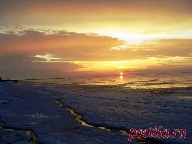 Персональный сайт - На льду Азовского моря