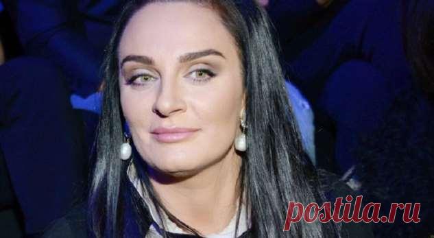 «На грудь взгляд падает!» 42-летняя Елена Ваенга показала смелое декольте . Милая Я