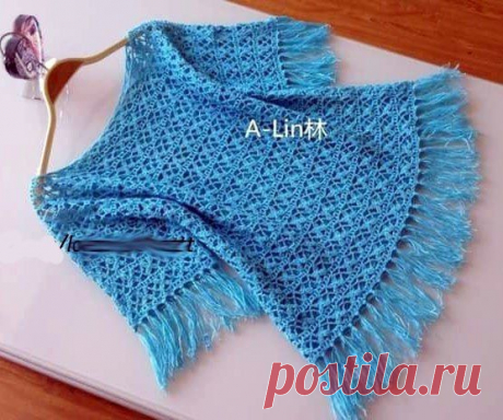 Голубая туника крючком.