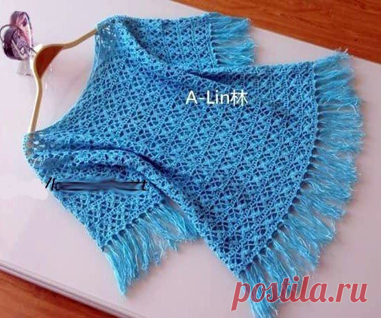 Голубая туника крючком.