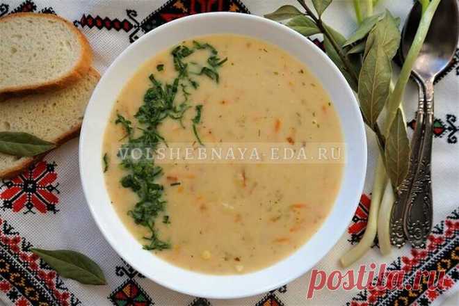 Жареный суп: бюджетно не значит невкусно Рецепт жареного супа прост и доступен. Приготовить его можно вот прямо сейчас – в перечне ингредиентов только самые распространенные продукты, которые всегда есть дома. А себестоимость такая, что позволить его можно даже в самые неблагоприятные финансовые времена. Как при таких вводных получается отличное первое – в целом, не очень понятно, но факт остается фактом: жареный суп - это вкусное, приятное, аппетитное и сытное блюдо.
