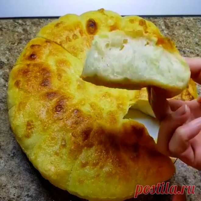 Вкусный рецепт Домашнего Хлеба 
 Ингредиенты:
 (1 стакан = 200 гр)
 1,5 стакана тёплой воды
1 стакан тёплого молока
1 ч л дрожжей
2 ч л сахара
1 ч л соли
5,5 стаканов муки  
Желток одного яйца.
Растительное масло.