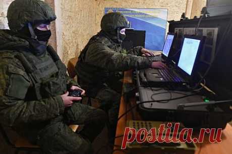 Стало известно о двух типах боевого ИИ в зоне СВО. В ходе специальной военной операции стороны конфликта используют беспилотные летательные аппараты с двумя типами искусственного интеллекта. Об этом ТАСС стало известно от генерального директора Центра комплексных беспилотных решений (ЦКБР) Дмитрия Кузякина.