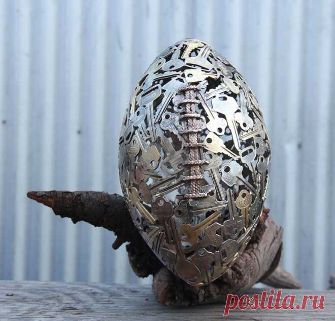 Произведения искусства из ключей и монет...