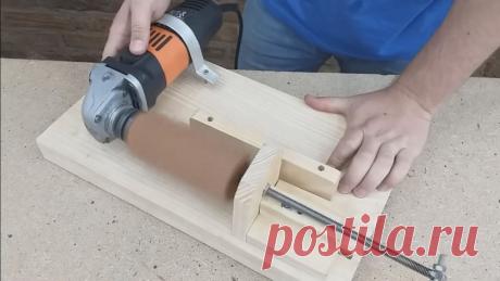 Простой токарный станок из подручных средств Всем доброго времени суток, дорогие друзья самоделкины! В сегодняшней статье, я бы вам хотел показать и рассказать как сделать довольно интересную и полезную самоделку для рукоделия и не только. В общем речь сегодня пойдёт об изготовлении простого токарного станка из старой болгарки своими руками.