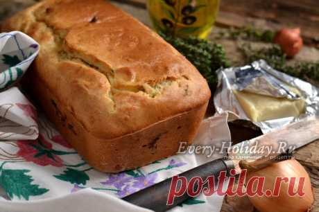 Луковый пирог заливной, самый вкусный с плавленым сыром