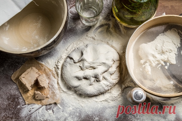 РЕЦЕПТ БЕЗДРОЖЖЕВОГО РЖАНОГО ХЛЕБА ОТ ЕЛЕНЫ КАЛИНИНОЙ

#ВЪДИ #Исторiя #Человъкъ #Образованiе #Питаніе #Растенія #Народъ #Книгi

Для тех кто придерживается диеты, для сторонников здорового питания хочу предложить рецепт домашнего бездрожжевого ржаного хлеба. Хлебушек получается очень вкусным, а готовится совершенно просто.

Обязательно попробуйте!

Для приготовления бездрожжевого ржаного хлеба понадобится:
мука пшеничная (высшего или 1 сорта) - 1,5 стакана;
мука ржаная - 1,...