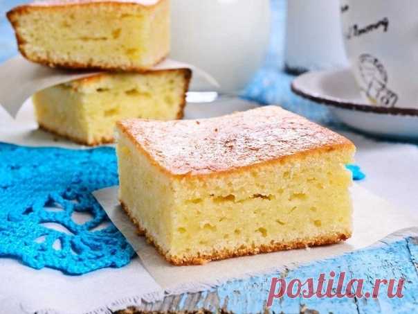 Манник - очень вкусный пирог для ваших деток

Манник - очень простой в приготовлении, но одновременно очень вкусный пирог.

Ингредиенты:
-1 стакан манки
-120г сметаны (15-20%)
-1 стакан сахара
-3 яйца
-1 чайная ложка разрыхлителя
-1 стакан муки

Несмотря на то, что в его составе манная крупа, он понравится даже тем, кто ее терпеть не может.
Ну а вкуснее всего готовить его с изюмом, отчего он становится еще слаще. Хотя можно добавить и любую другую начинку. Или вообще готов...