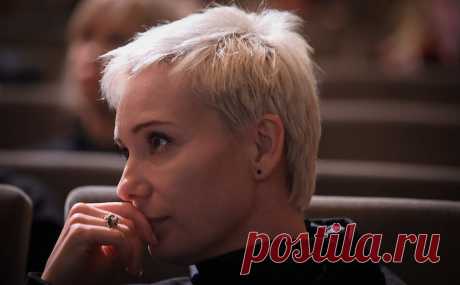 Чулпан Хаматова уволилась из «Современника». Актриса играла в труппе «Современника» с 1998 года. 21 марта Хаматова сообщила, уехала из России в Латвию