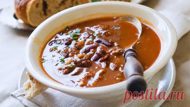 Наслаждайтесь фасолевым супом с копченостями: блюдо для ценителей насыщенных вкусов - Будет вкусно - Социальная сеть 