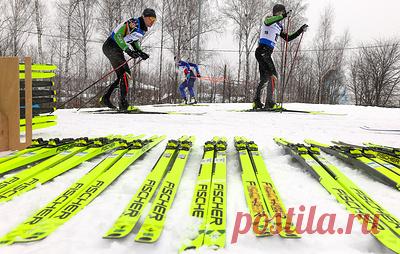 Российские лыжники могут поехать на Кубок мира через неделю. Но не Большунов. Предварительные списки россиян, претендующих на участие в турнирах FIS, были отправлены в международную федерацию заблаговременно