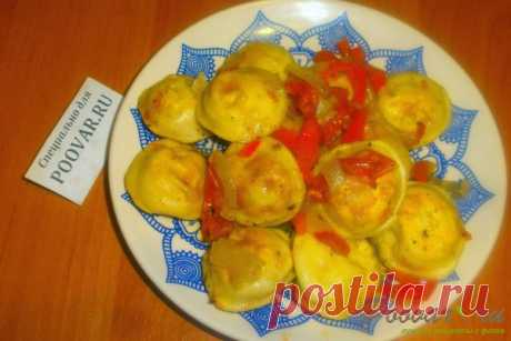 Жареные пельмени с овощами
