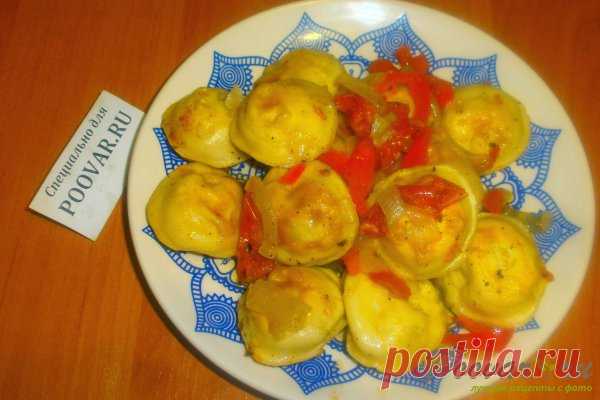 Жареные пельмени с овощами