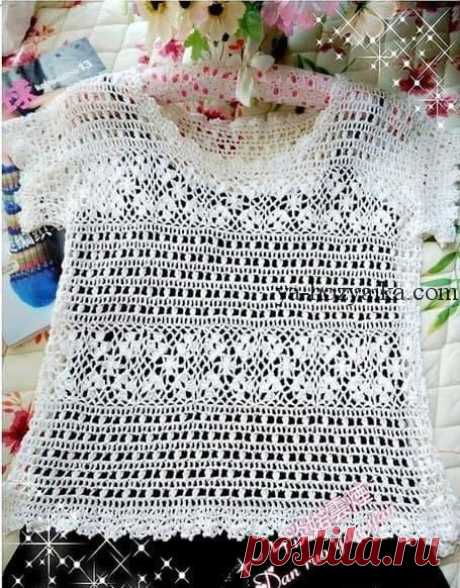 Белый топ сетчатым узором с ажурными вставками. Схема летнего топа крючком