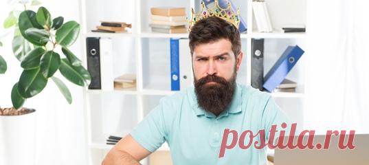 Можно годами быть в отношениях с эгоистичным человеком, но даже не догадываться об этом — просто потому, что он умело «заметает следы»: в его интересах, чтобы вы оставались рядом как можно дольше. Он точно знает, сколько у вас можно брать, не заходя слишком далеко. Однако есть несколько способов его вычислить. #отношения #эгоизм #нарциссизм