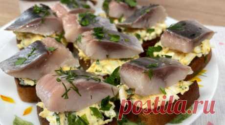 Бутерброды С Селёдкой Рецепт За (10) Минут Вкусные закусочные бутерброды с селёдкой на чёрном хлебе яйцом и майонезом. Рецепт очень простой готовится быстро за 10 минут.