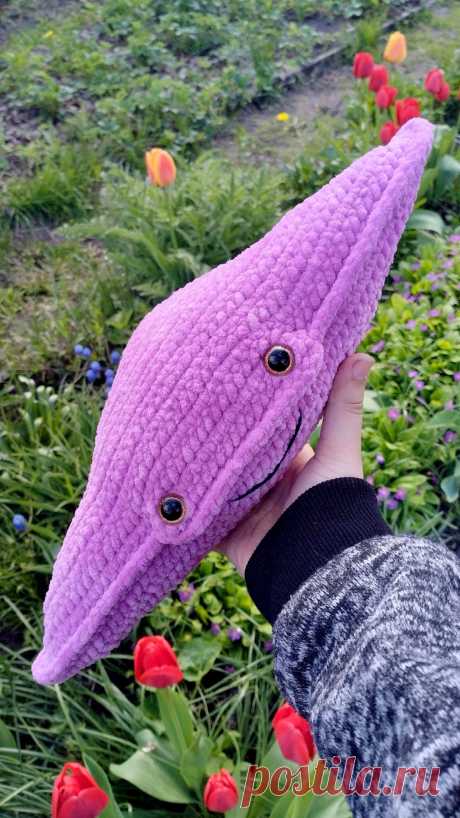 PDF Малыш Скат крючком. FREE crochet pattern; Аmigurumi toy patterns. Амигуруми схемы и описания на русском. Вязаные игрушки и поделки своими руками #amimore - морской скат из плюшевой пряжи, большая плюшевая рыба, декоративная подушка.