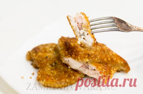 Жареная курица по-арабски - нежные куриные отбивные в хрустящей панировке с ароматом восточных специй.