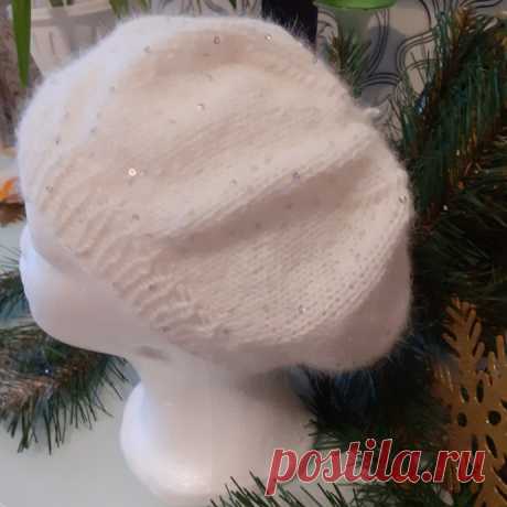 Берет с пайетками
